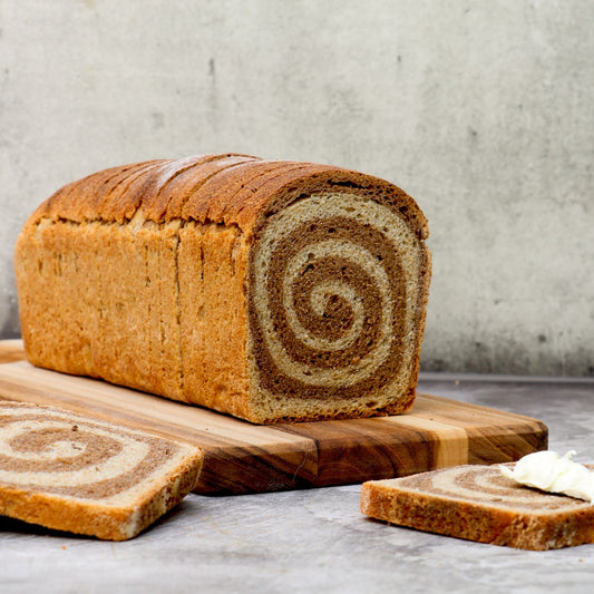 Pan de Caja de Centeno Marmoleado